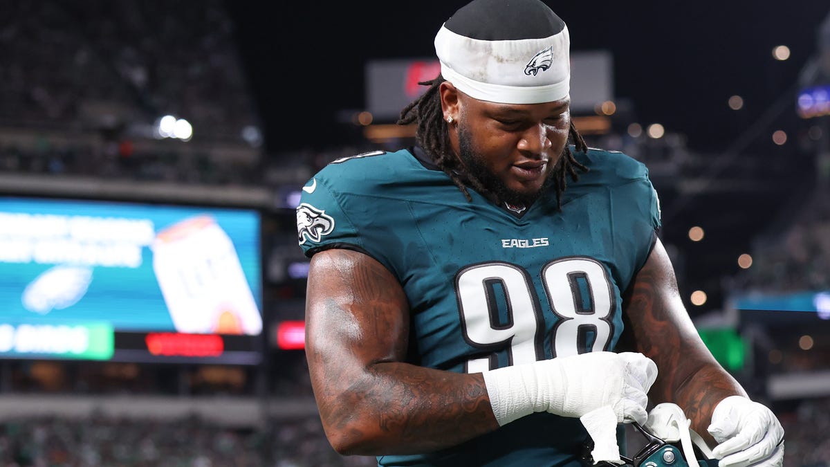 Eagles' Jalen Carter owns up to mistake after spitting at Dak Prescott