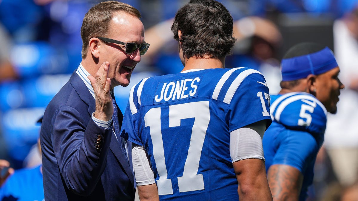 Colts Daniel Jones jokes with Peyton, Eli Manning on ESPN's 'Manningcast'