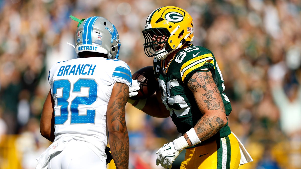 Lions elevate linebacker for Bears showdown; Brian Branch, Jameson Williams fined