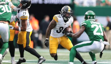 One NFL analyst insists the Steelers should trade for running back