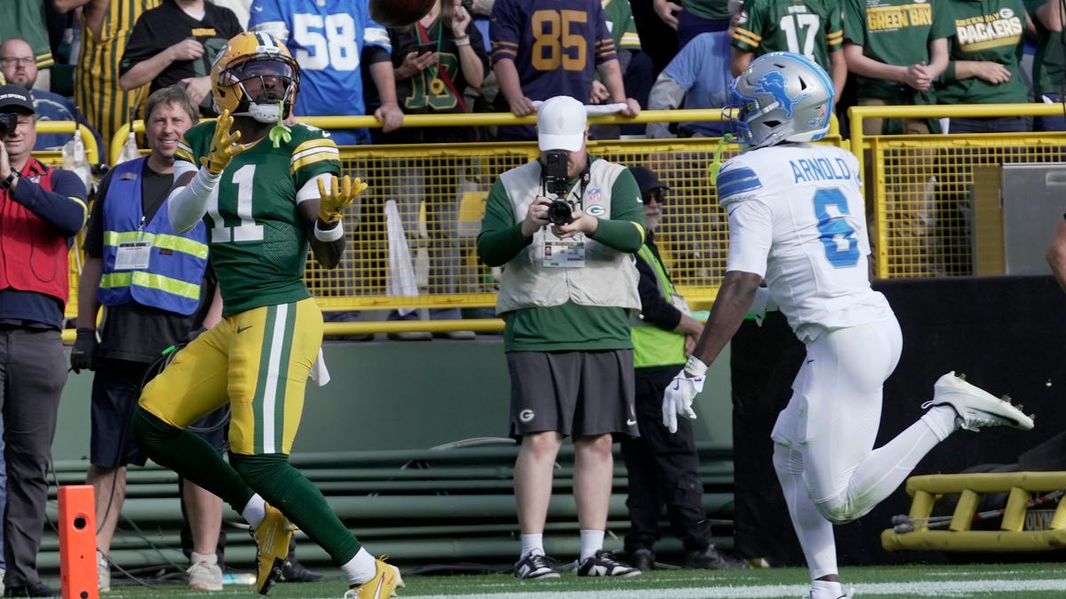 Packers WR has collarbone and foot surgery