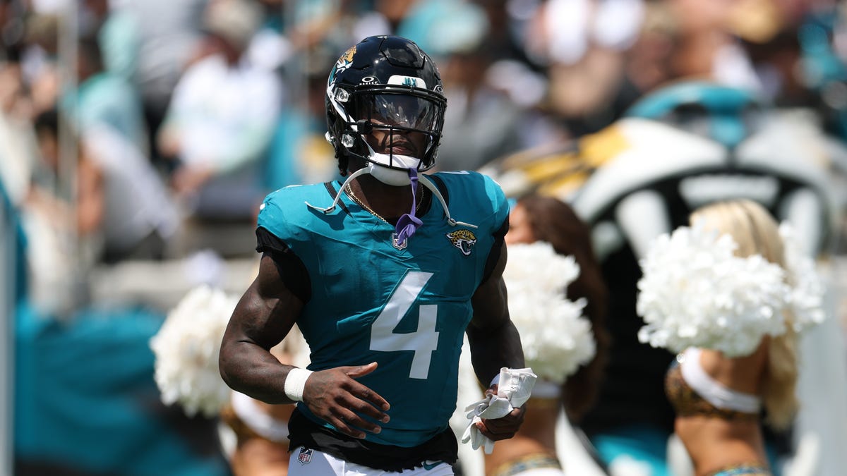 Jaguars ship RB to Eagles