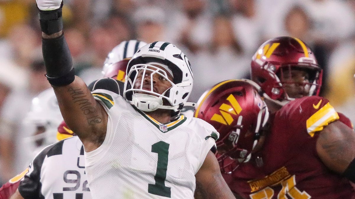 Packers fans troll Jerry Jones and Micah Parsons takes it all in