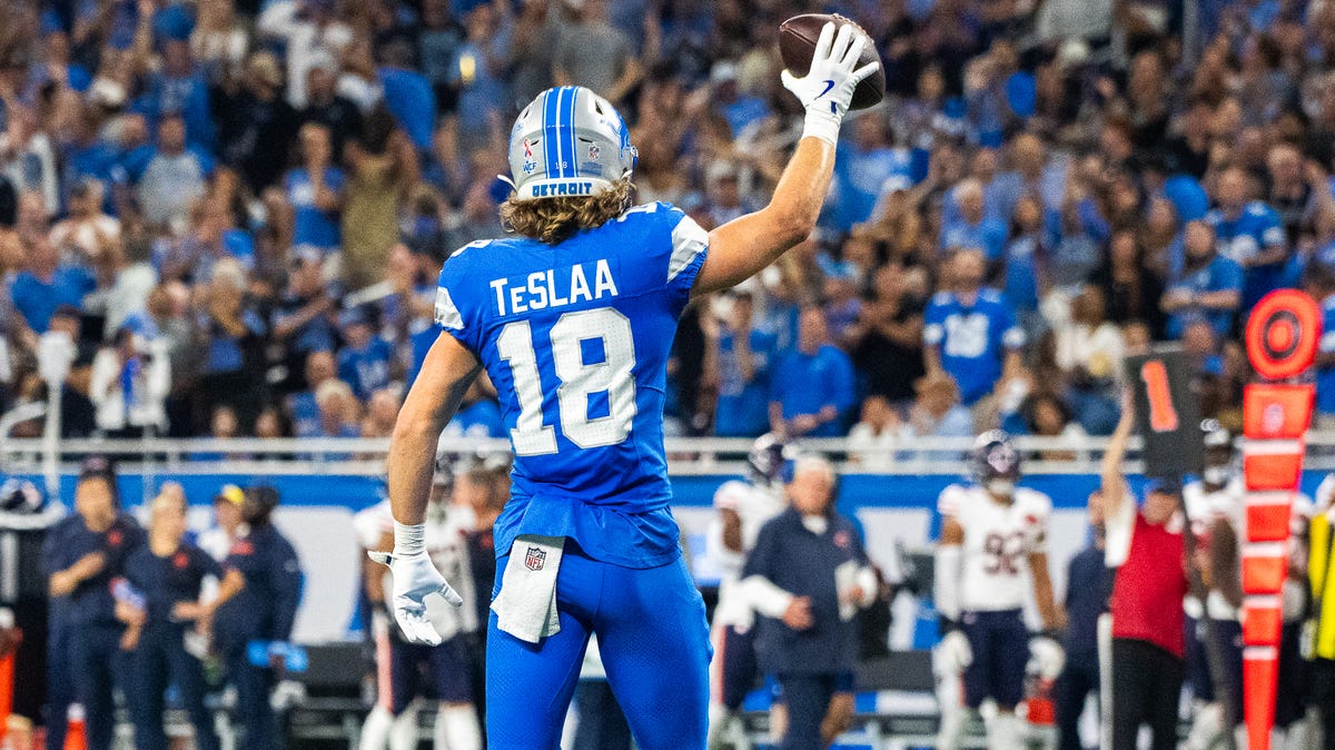 Isaac TeSlaa crazy catch, clock issue help Detroit