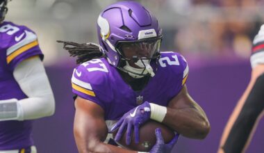 16 NFL players to start or sit