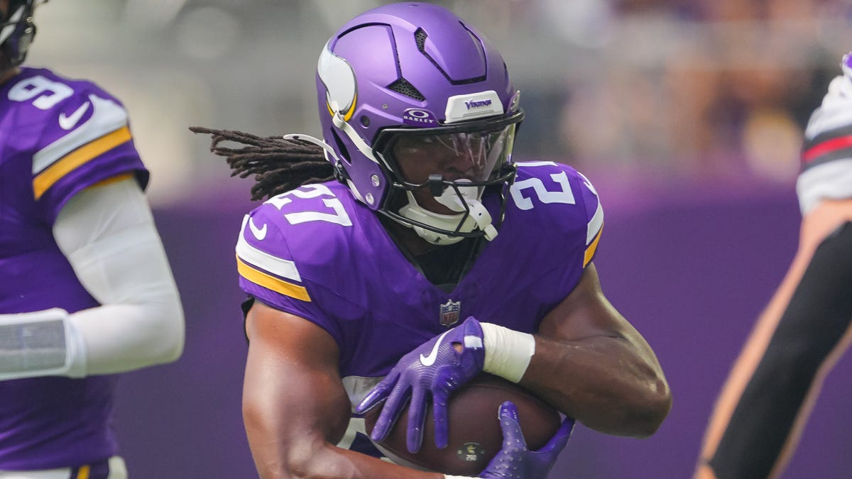 16 NFL players to start or sit