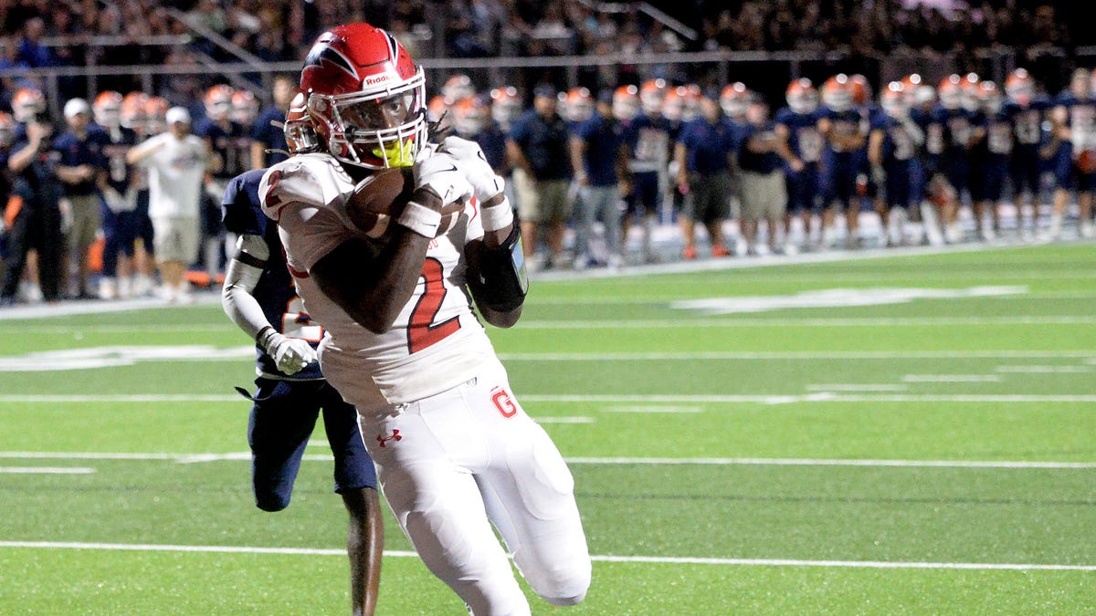 Glenwood mounts comeback win at Rochester to stay unbeaten