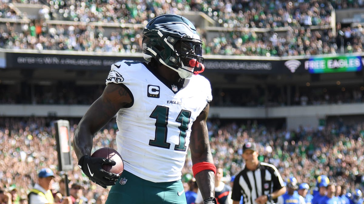 Eagles stun Rams with wild comeback: Reaction, highlights