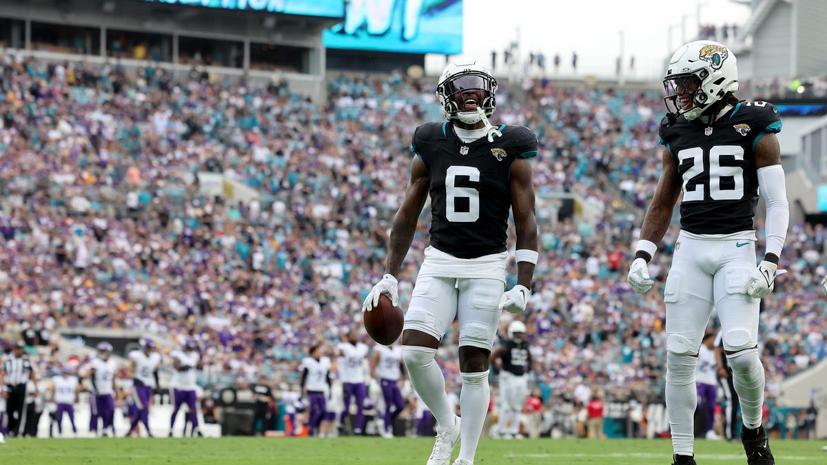 Commanders DB Darnell Savage grew up a Washington fan