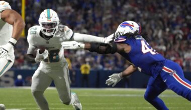 De'Von Achane player props odds, tips and betting trends for Week 4