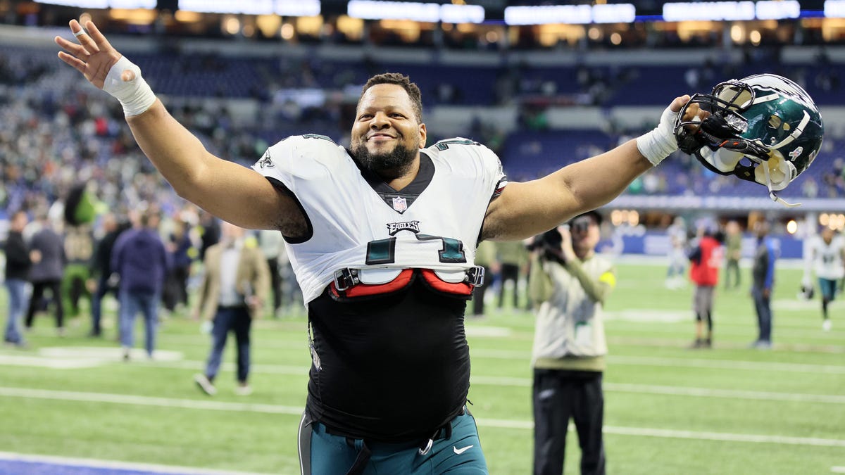 Eagles' Jalen Carter gets some advice from a one-time NFL villain