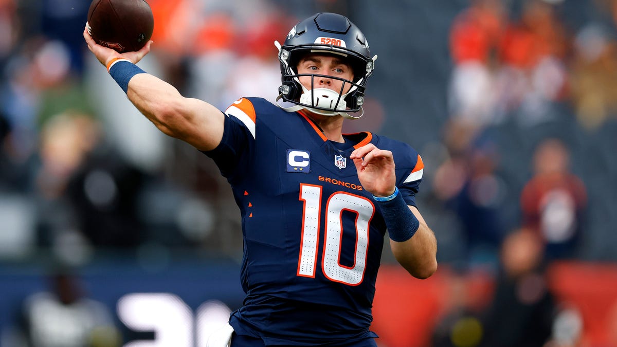 Twitter reacts to Broncos' alternate uniform