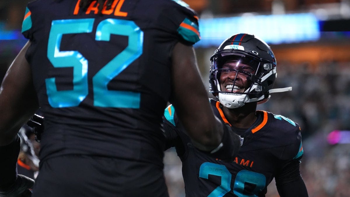 Get tickets to see De'Von Achane vs. the Panthers