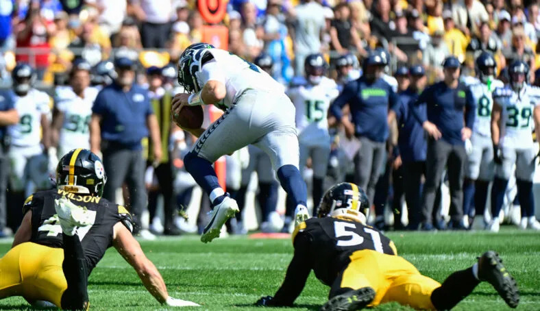 Pittsburgh Steelers linebackers Payton Wilson and Nick Herbig in a game against the Seattle Seahawks on Sep. 14, 2025 — Ed Thompson / Steelers Now