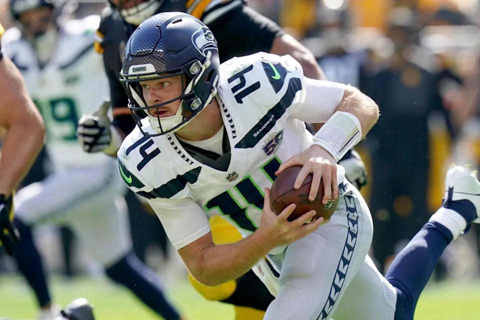 Seattle Seahawks quarterback Sam Darnold scrambles during the second half against the Pittsburgh Steelers on Sept. 14.