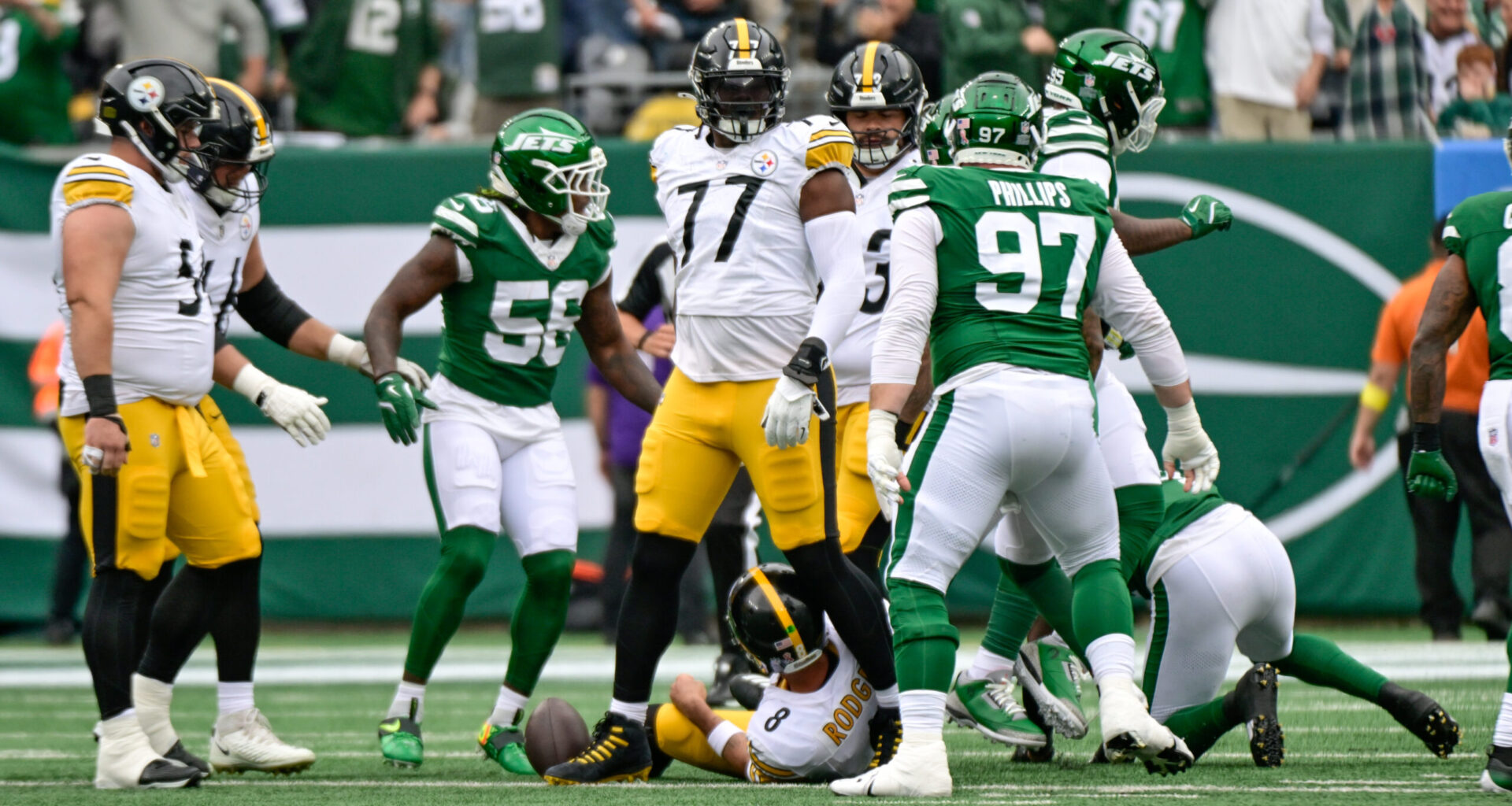 Broderick Jones Vows to Play Better after Brutal Performance