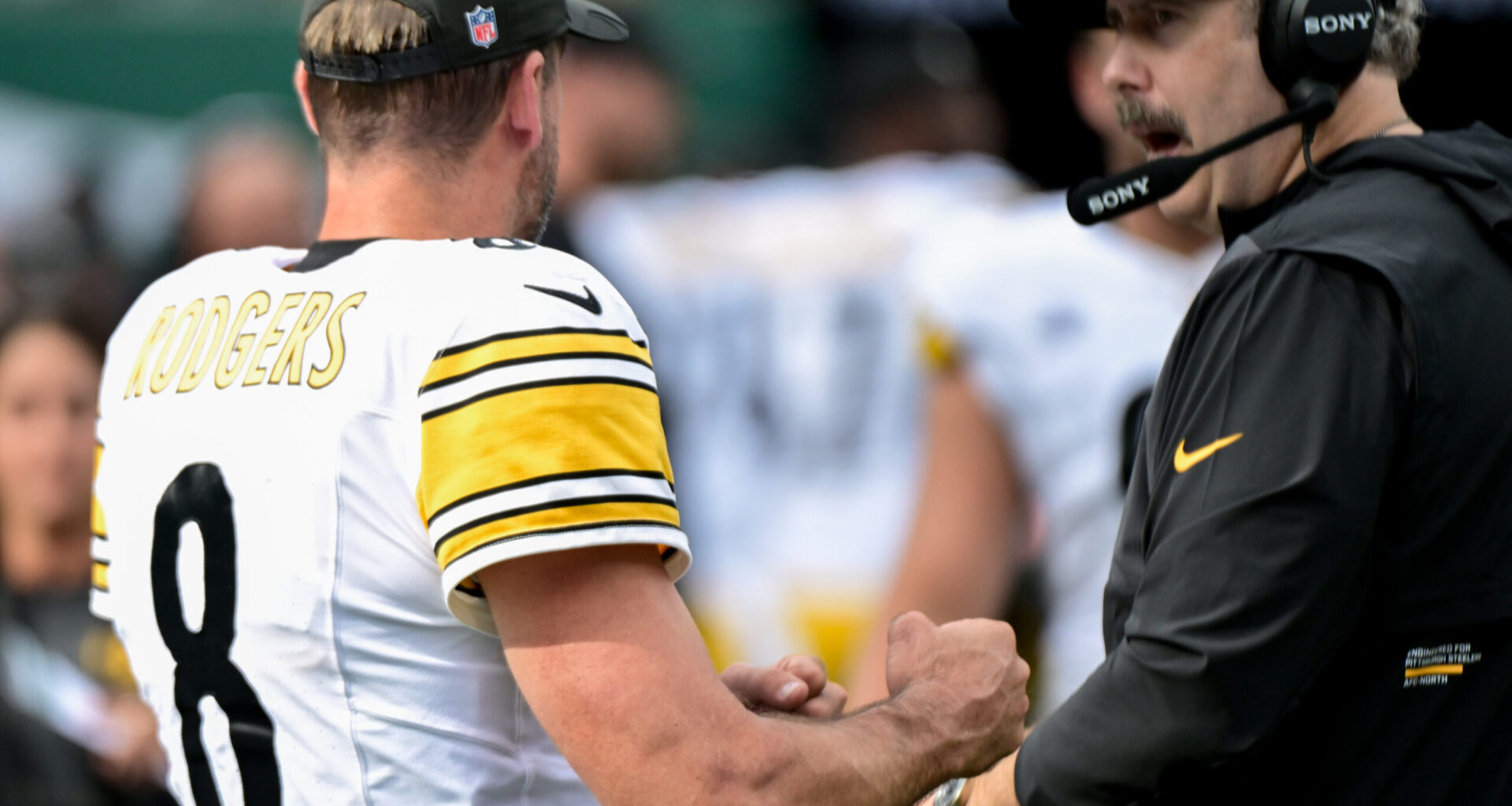 Can Rodgers, Smith Out-Duel Macdonald for Steelers vs. Seahawks?