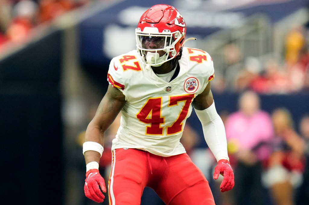 Patriots add three-time Super Bowl champ to gameday roster