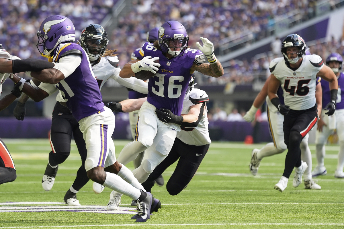 Former UMaine standout expected to make NFL debut Sunday night