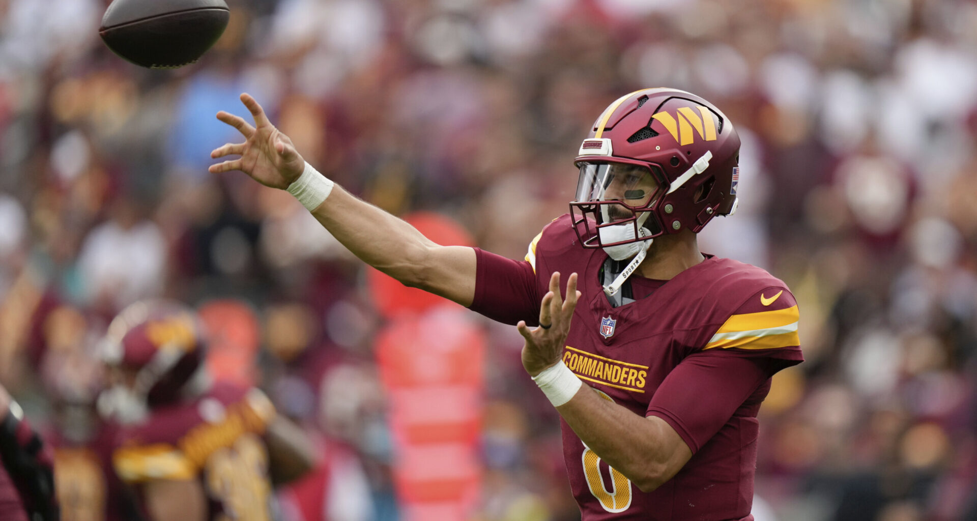 Marcus Mariota and a reconfigured Commanders offense run past the Raiders 41-24