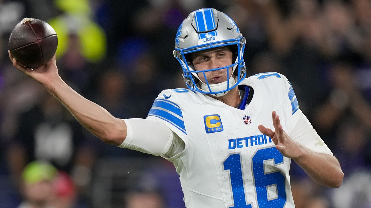 Detroit Lions quarterback Jared Goff throws a pass against the Baltimore Ravens during the first half of an NFL football game Monday, Sept. 22, 2025, in Baltimore. (AP Photo/Stephanie Scarbrough)