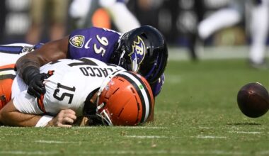 Jackson throws 4 TD passes, and the Ravens close strong in a 41-17 victory over the Browns