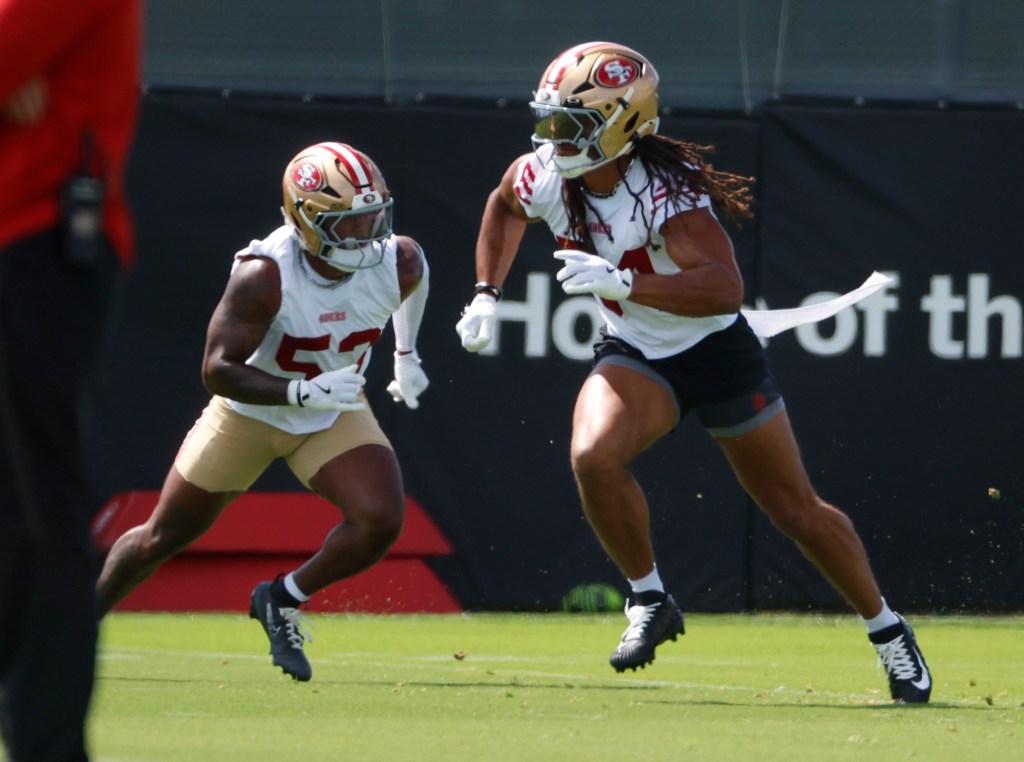 49ers' Fred Warner gets Brian Urlacher approval as he centers new defense