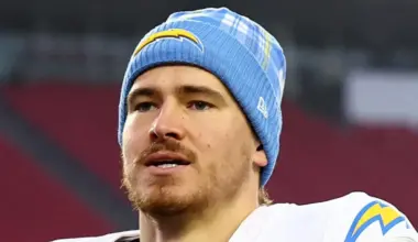 Justin Herbert teammate caught crying by Jim Harbaugh during second quarter against Raiders