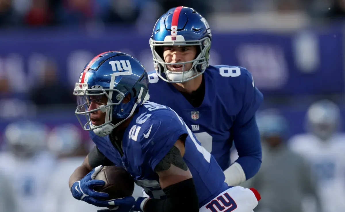 Eagles RB Saquon Barkley slams Giants for letting Daniel Jones leave for Colts