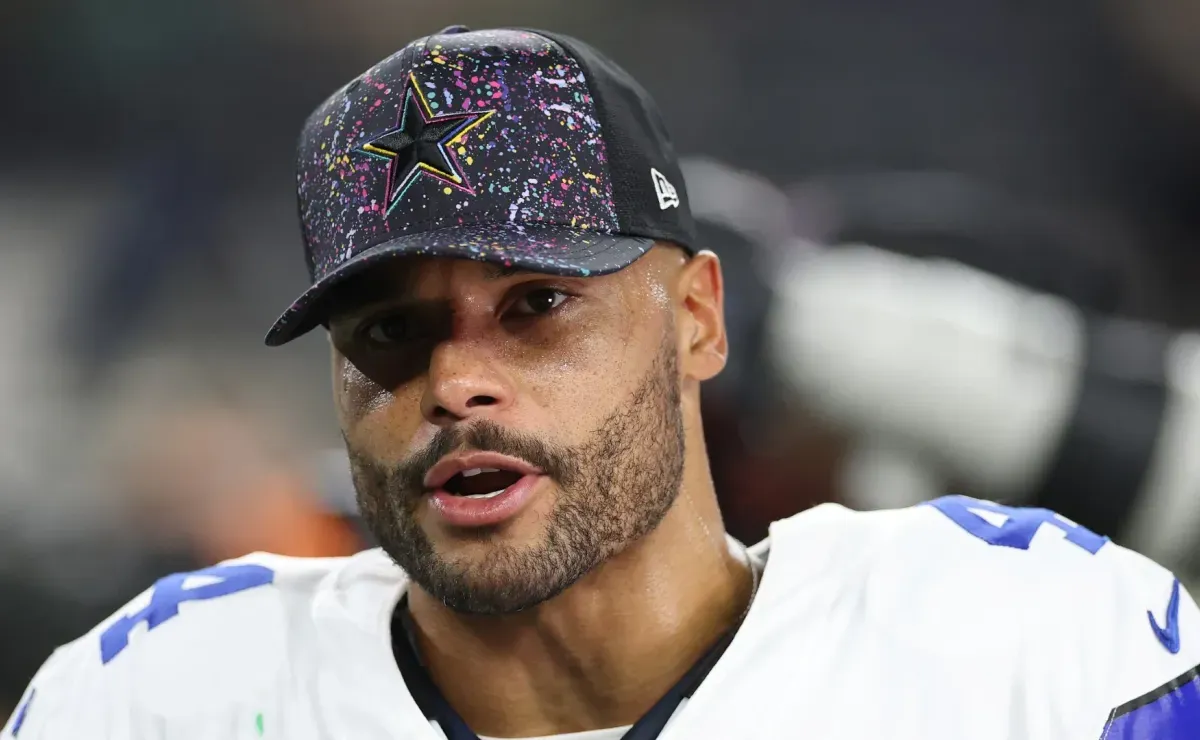 Dak Prescott breaks silence on heating pad spotted during Cowboys-Packers game