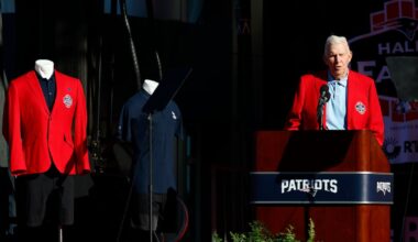 Former New England Patriots coach Bill Parcells, owner Robert Kraft appear to reconcile as former inducted into Patriots Hall of Fame