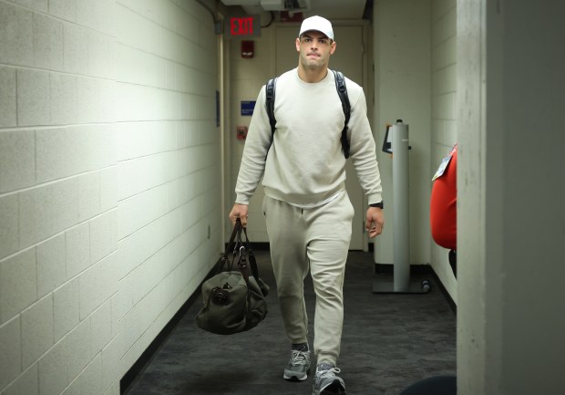 Bears tight end Cole Kmet arrives for a game against the Lions at Ford Field on Sept. 14, 2025, in Detroit. (John J. Kim/Chicago Tribune)
