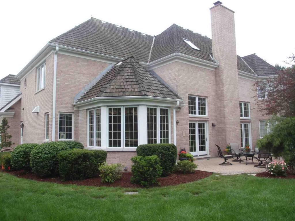 Former Bears defensive line coach Travis Smith sells home