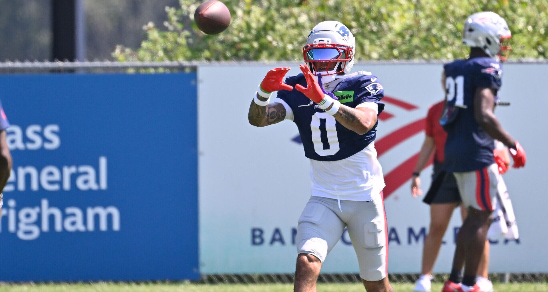 Mike Vrabel Gives Critical Update On Christian Gonzalez