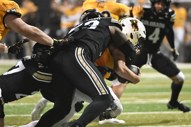 University of Colorado Buffaloes Colorado defensive end Arden Walker (53)...
