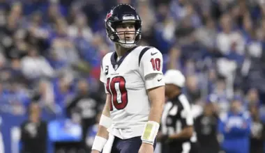 Davis Mills' unlikely journey to getting paid by the Houston Texans image