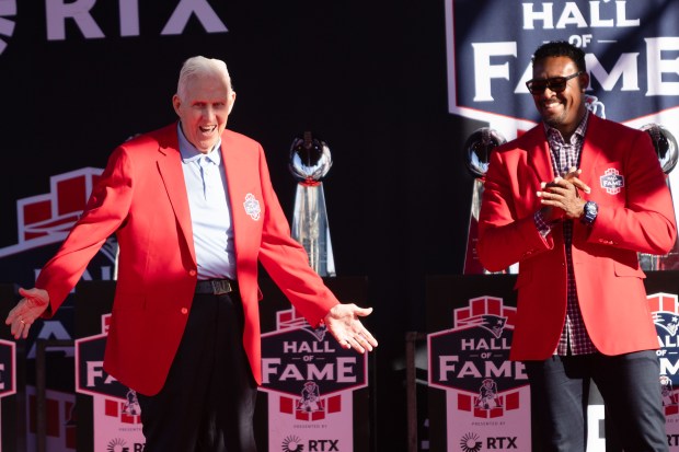 Bill Parcells shows off his new Patriots Hall of Fame...