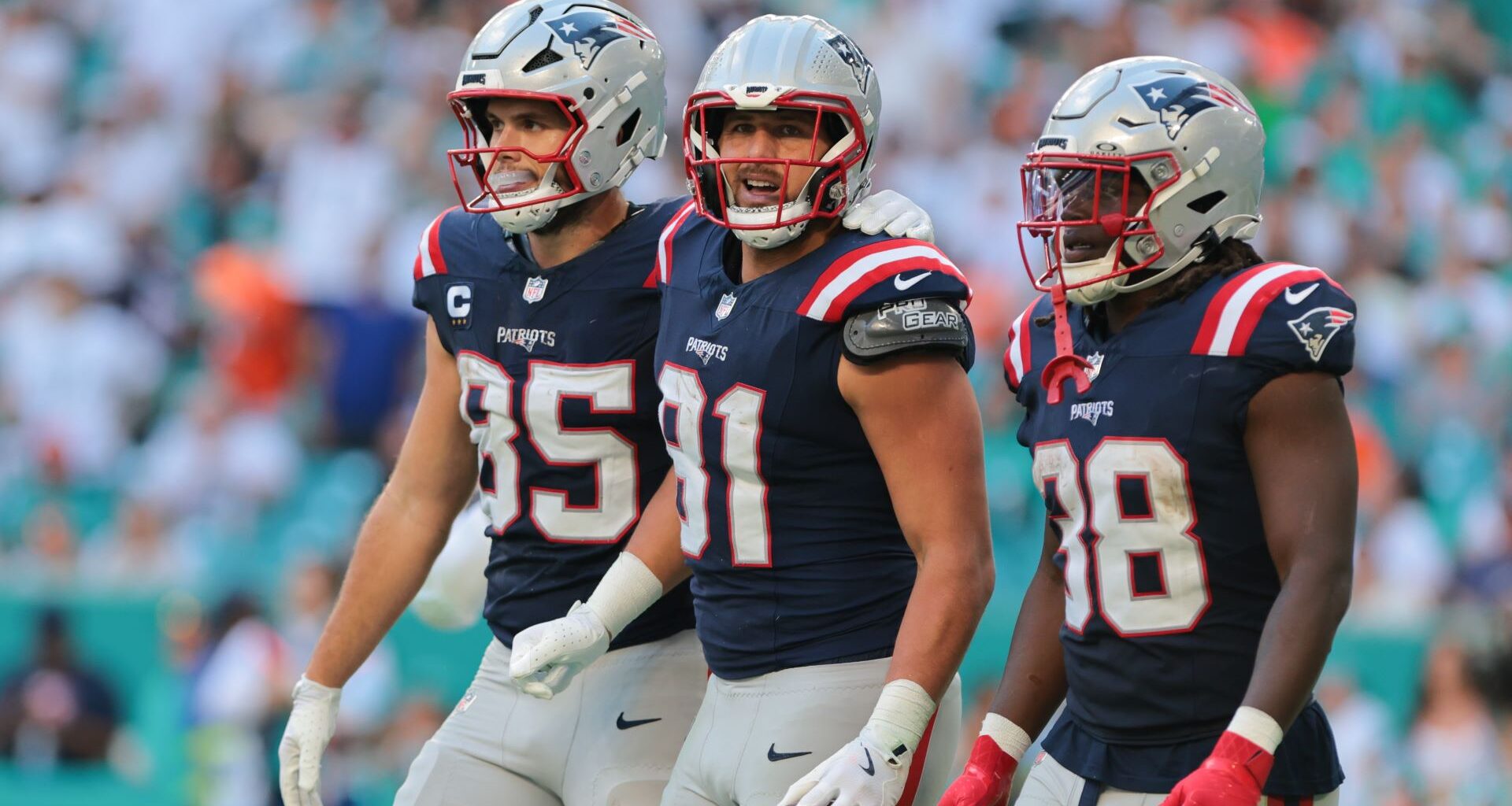 Patriots Trade Idea Sends Two-Time Pro Bowler To 49ers