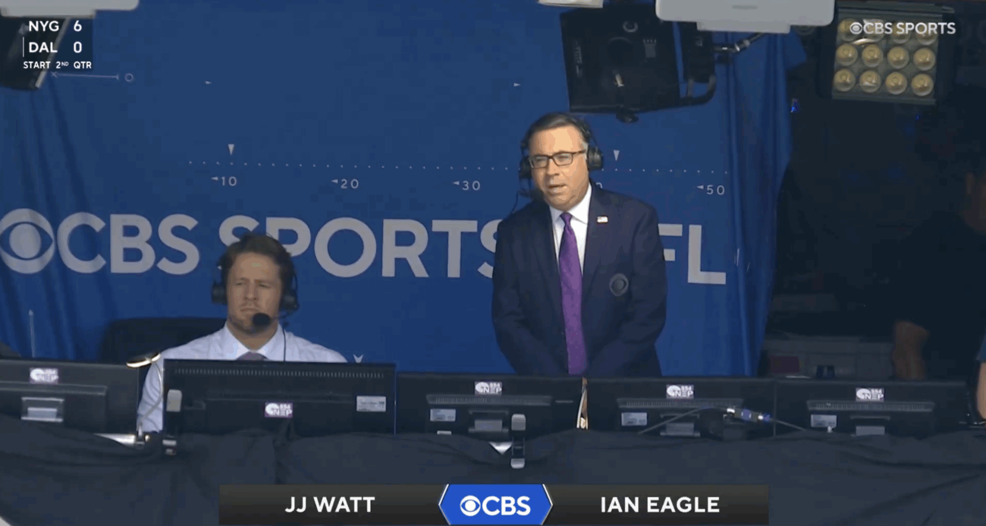Ian Eagle makes light of height disparity with JJ Watt