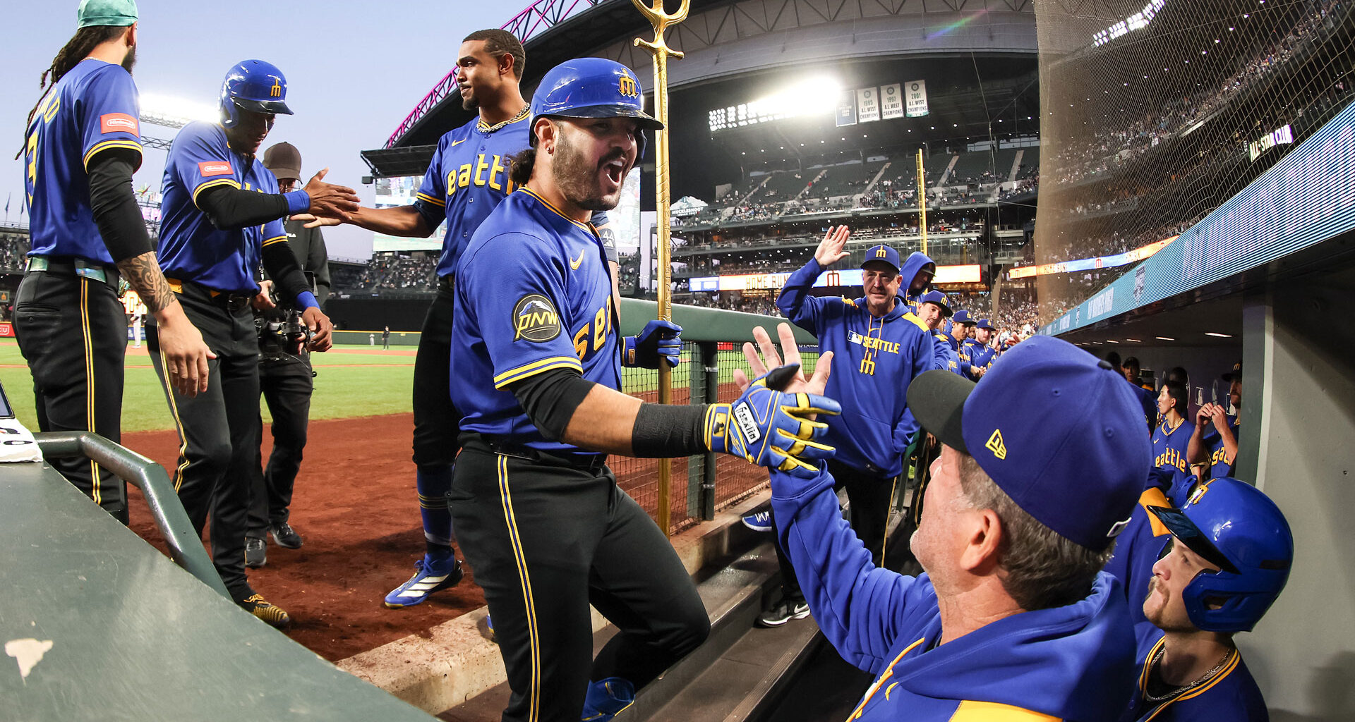 NFL set to make major last-minute schedule change after MLB playoffs throw up potential clash