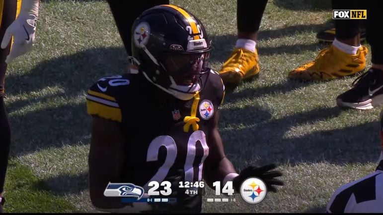 Kaleb Johnson Teammates Steelers Kickoff