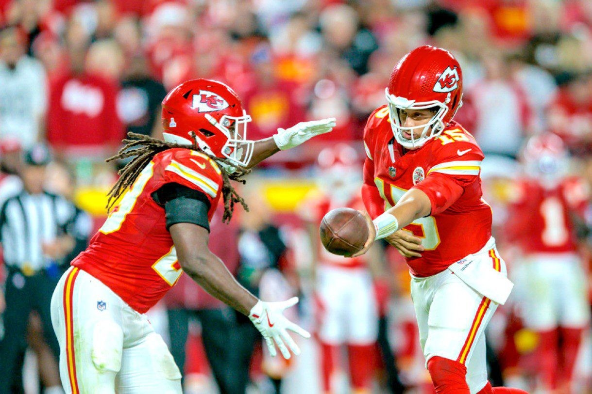 Kareem Hunt Finds the End Zone in Week 3, Earning Larger Role in Chiefs' Backfield? - NFL News