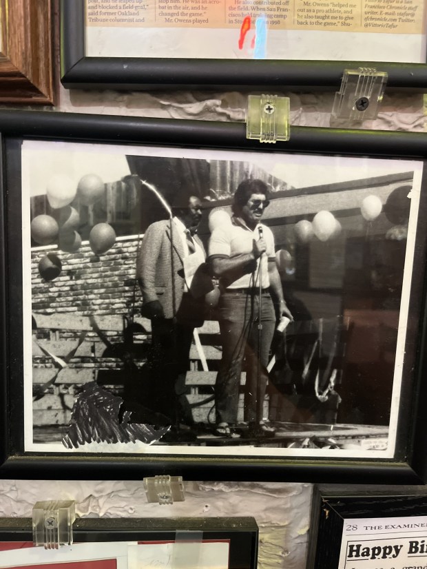 Former 49ers R.C. Owens (left) and Randy Cross (right) during a 1981 rally at popular 49ers hangout spot, Canyon Inn Restaurant in Redwood City (photo courtesy of Canyon Inn Restaurant).
