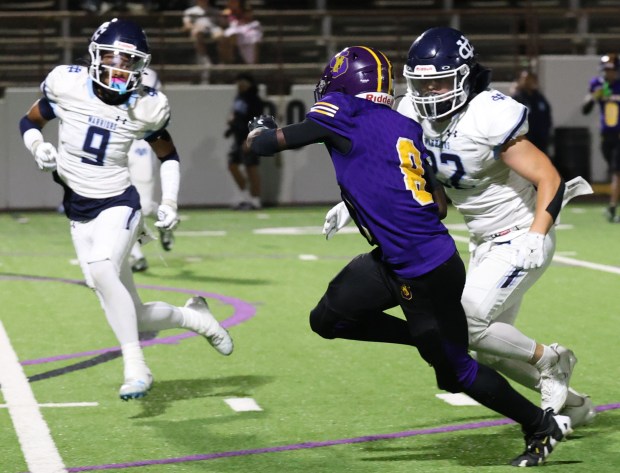 Salinas wide receiver Hovan Lusk caught a touchdown pass against Valley Christian. (Donald Fukui -- Herald file)