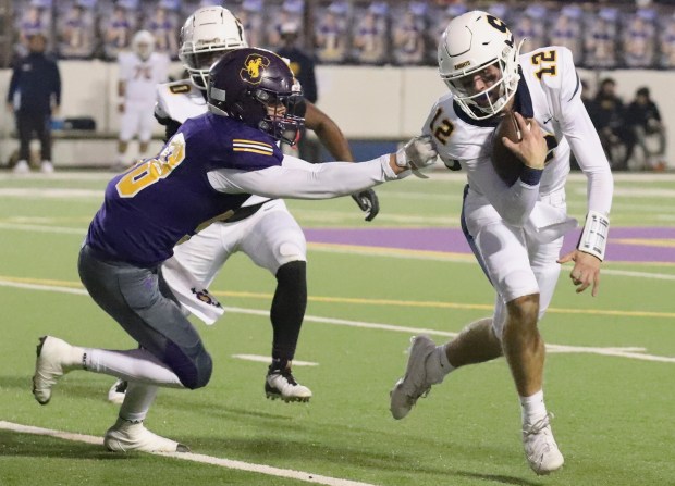 Soquel quarterback Sam Whelan has thrown for 900 yards and nine touchdowns through four games. (Donald Fukui -- Herald file)