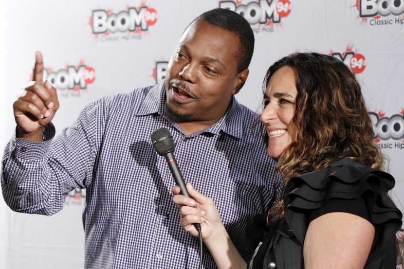 Former Dallas Cowboys defensive back Kevin Smith conducts an interview with Fonya Mondell on...