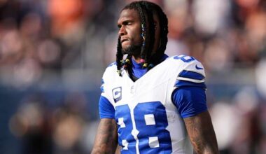 Cowboys’ Lamb leaves game against Bears after injuring ankle on run