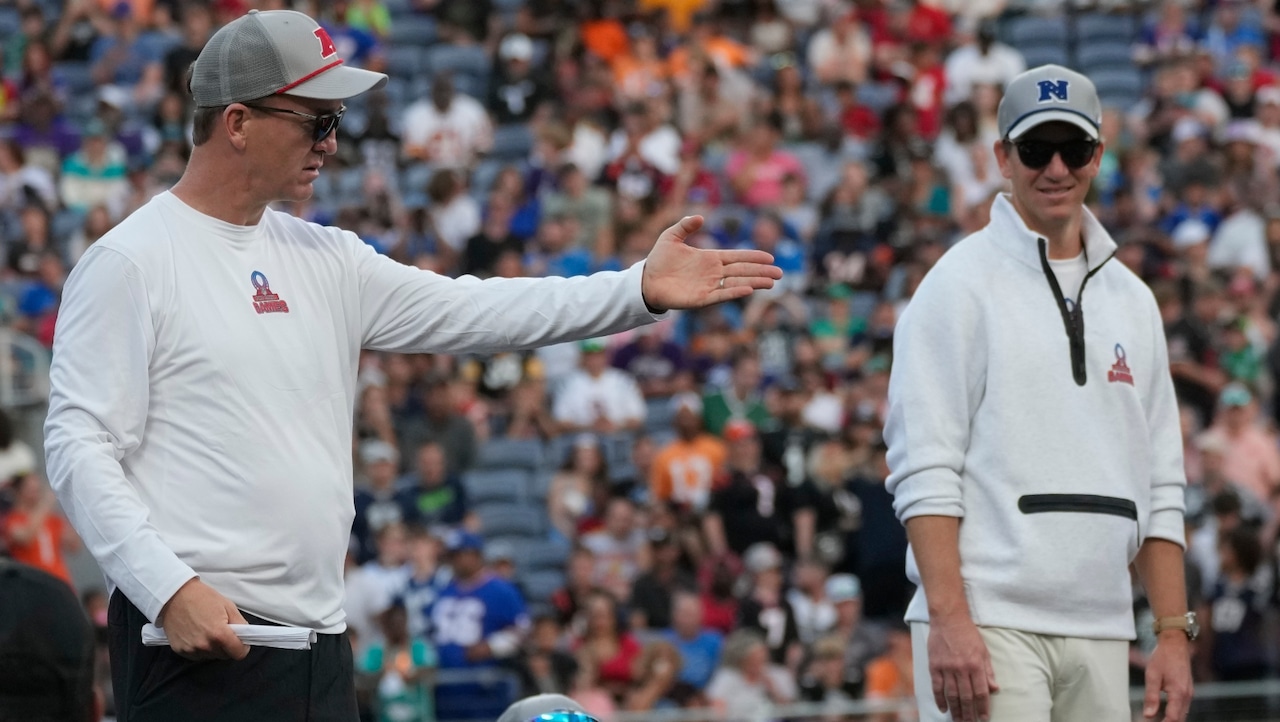 Pittsburgh Steelers’ Week 15 Dolphins matchup to get ‘ManningCast’ treatment