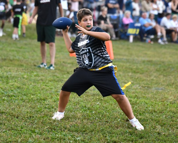Raiders QB Braedon Kurisko connects on a long downfield pass....