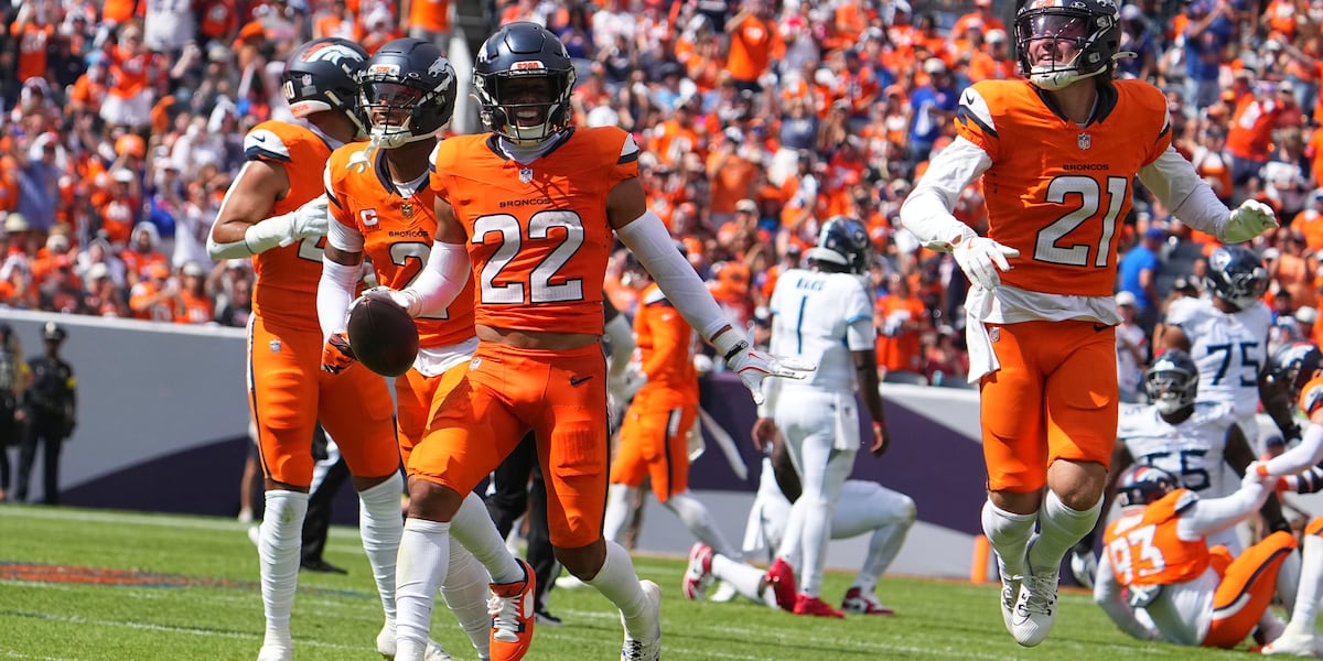 Nacogdoches’ Brandon Jones recovers fumble in Denver win